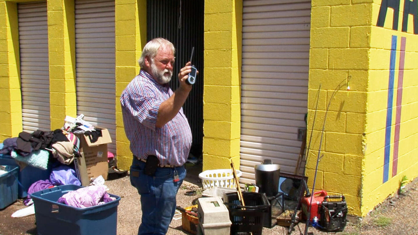 Watch Cardboard Couture Full Episode Storage Wars Texas A&E