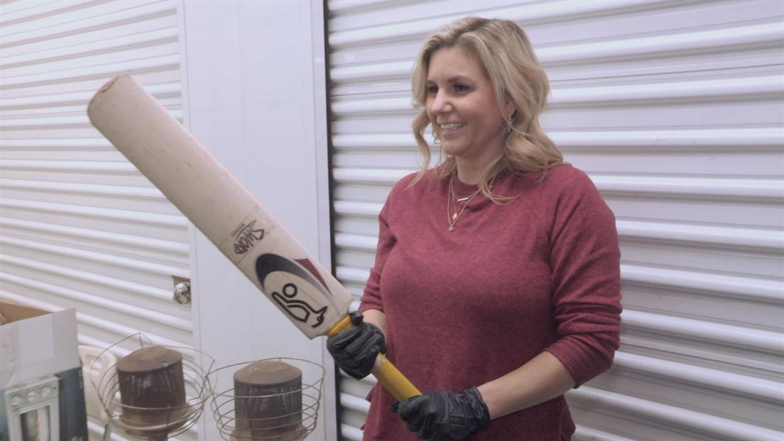 Watch Crickets and Wickets Full Episode - Storage Wars A&E.