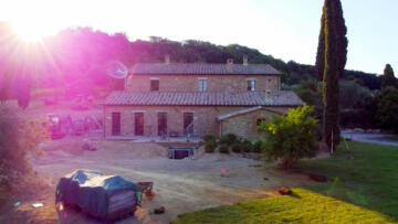 Episode 2 There's a Kitchen in Your Bedroom?!