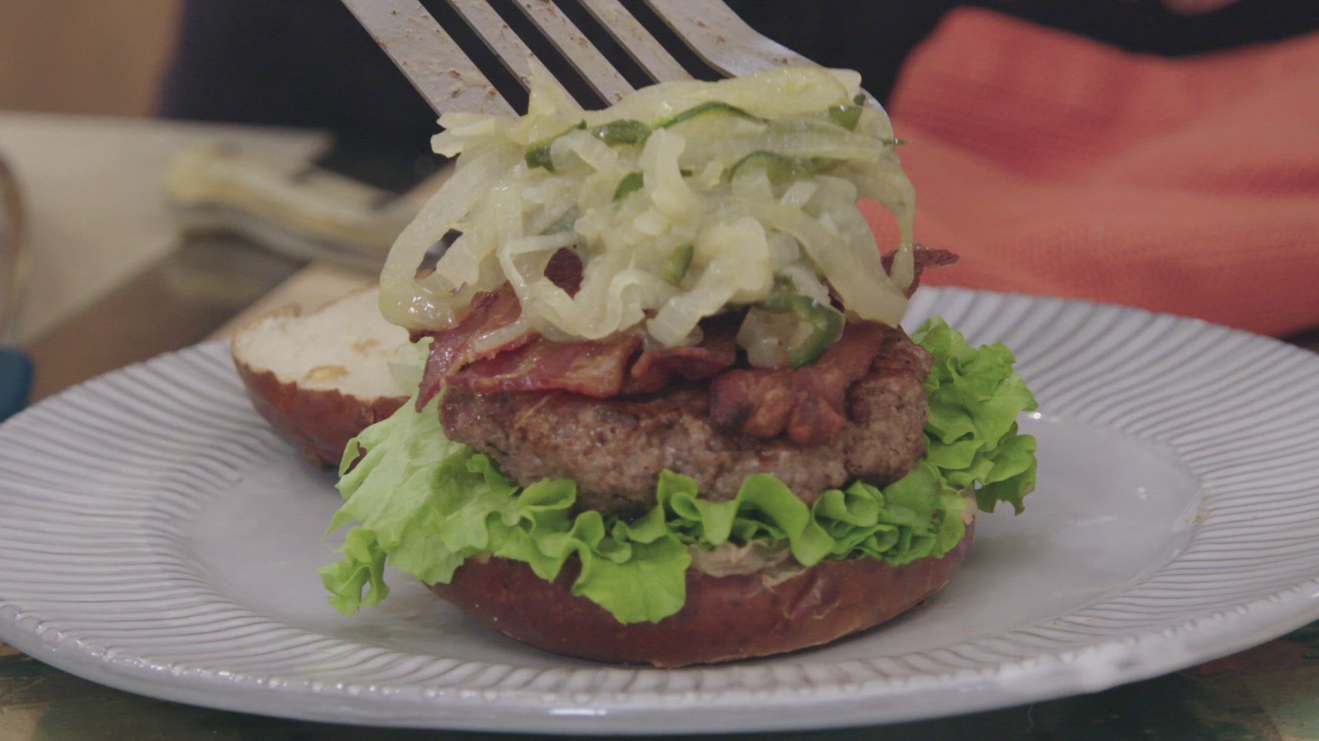 International Pub Cheese Burger