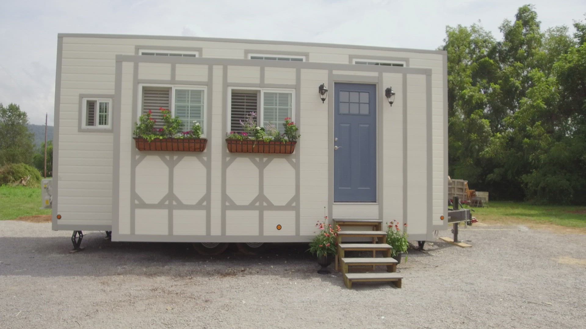 Tiny House Nation: Back to the Build