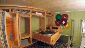 10 220 Sq. Ft. Romantic Abode