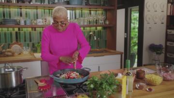 Episode 11 Paella Macaroni