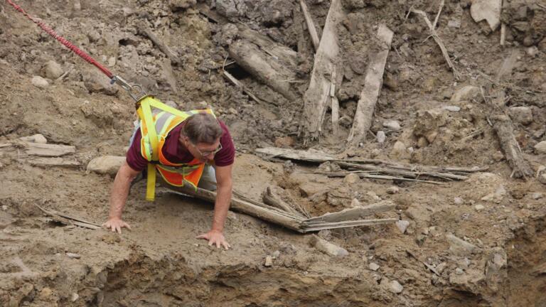 Tricky Flood Tunnel Traps: Watch Out! thumbnail