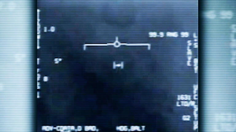 Unidentified UFO Infiltrates San Diego Sky thumbnail