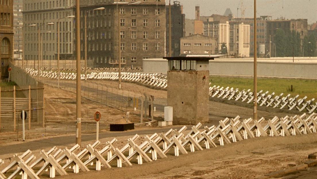 10 Things You May Not Know About The Berlin Wall History