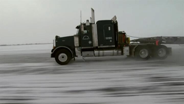 ледяной драйв кенворт. фильм про дальнобойщиков на льду. ледовый путь дальнобойщиков 4 сезон. ледовый путь дальнобойщиков 9 сезон. кенворт ледовый путь дальнобойщиков.