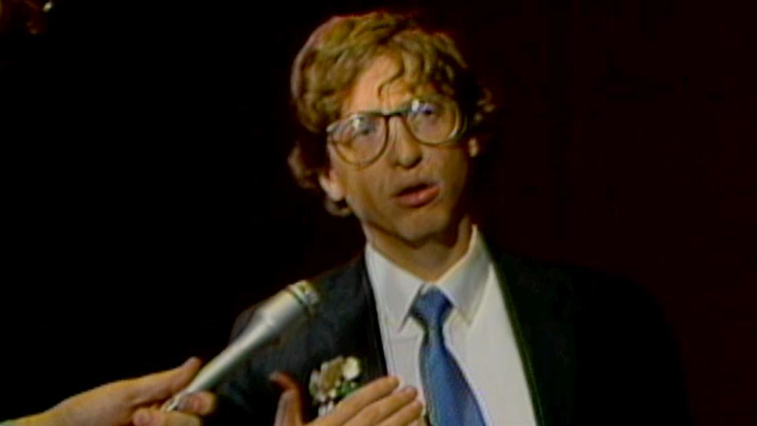Watch History Uncut: Bill Gates unveils Microsoft Excel 1987 Clip | HISTORY Channel
