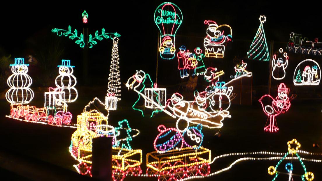 electric christmas tree lights