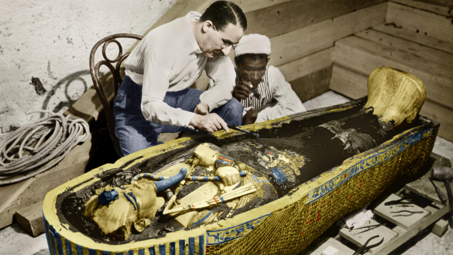 unbiased news source, Enter the tomb of King Tut- today in history, follow News Without Politics