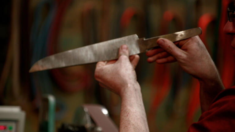 Bladesmithing 101: Bowie Knife thumbnail