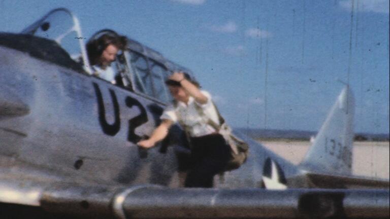 Women Pilots Who Changed Aviation History thumbnail