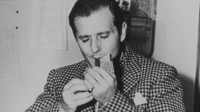 Notorious Mobster Bugsy Siegel is Killed thumbnail