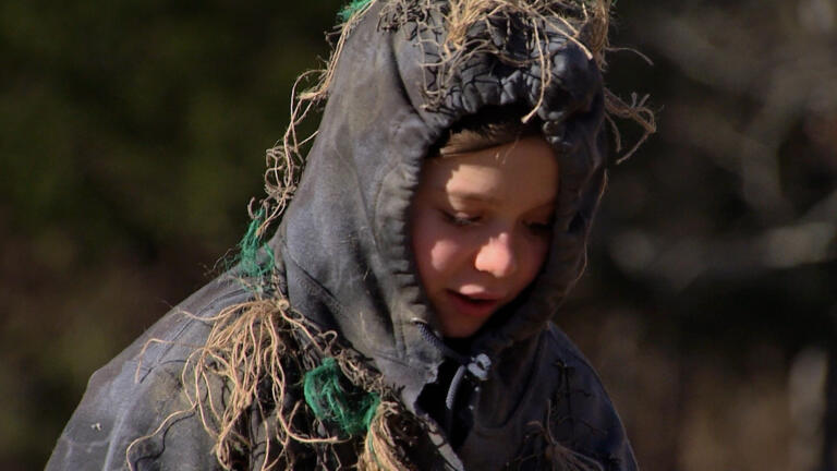 Jason Prepares River for a Hunt thumbnail