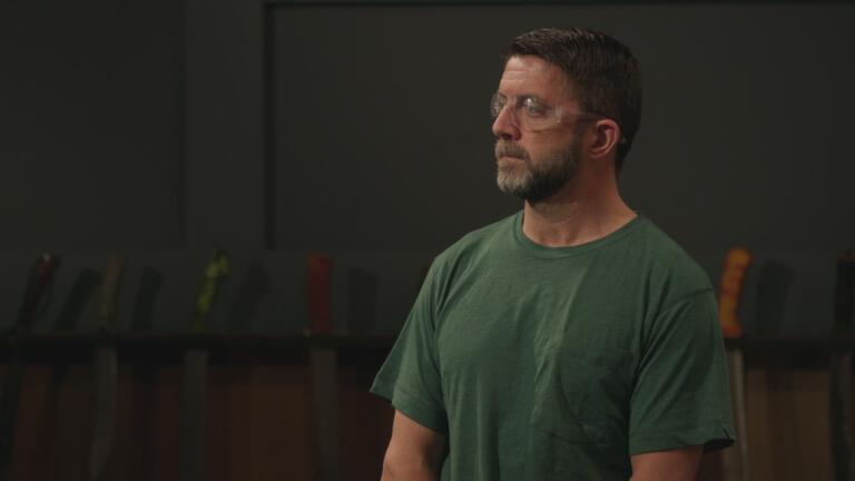 Shamshir Duel Puts Massive Blades to the Test thumbnail