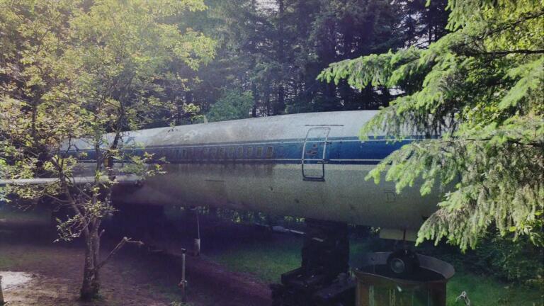 Secret Apartment in Veterans Stadium thumbnail