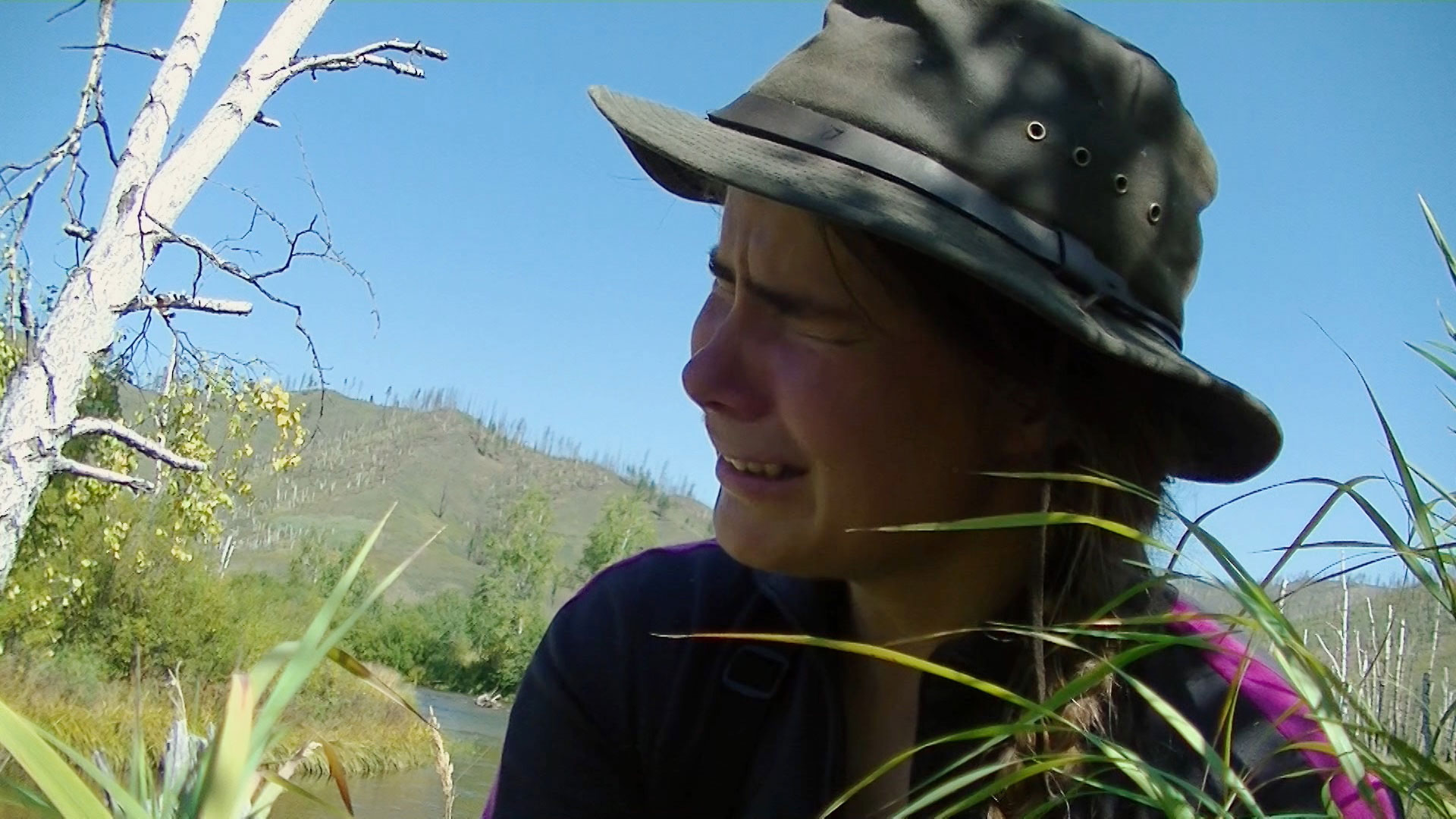 Carleigh Gets a Hook Stuck in Her Hand thumbnail