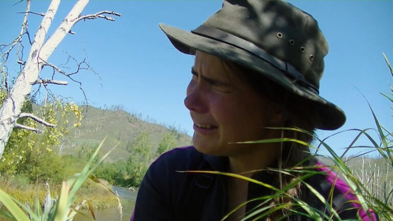 Carleigh Gets a Hook Stuck in Her Hand thumbnail