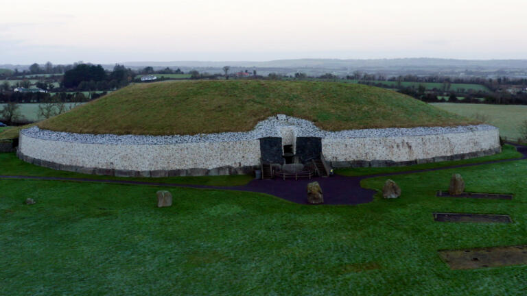 Mysterious Irish Tomb Uncovered thumbnail